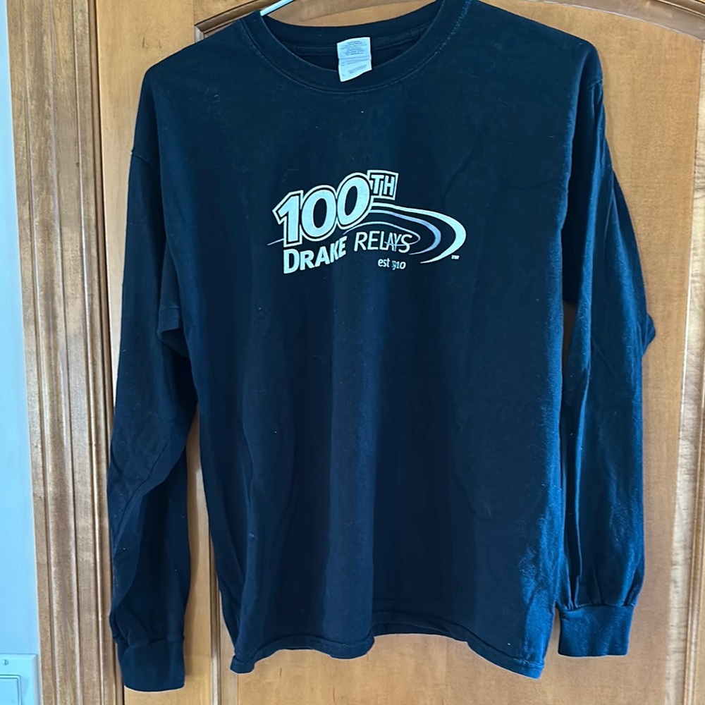 Drake Relays 100th Anniversary Long Sleeve Graphic Shirt Gildan Mens Size L 🏃‍♂️